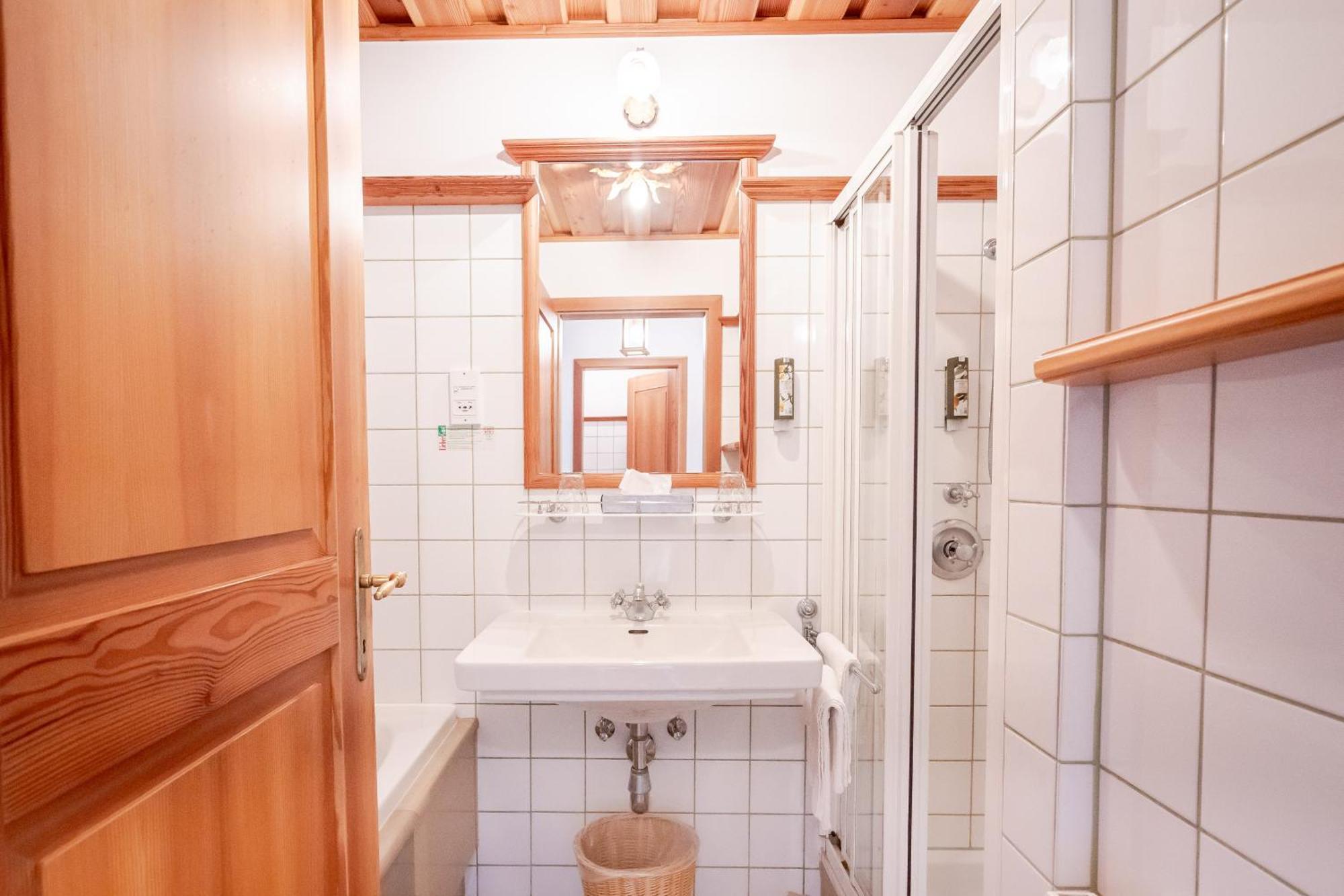 לויפרסדורף ביי פורסטנפלד Hotel Roemerstein מראה חיצוני תמונה
